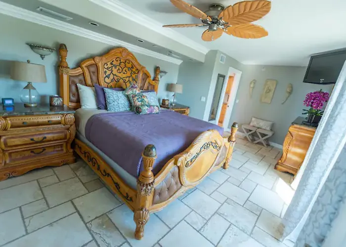 Sun Sation Upscale Oceanfront Corner Unit Clearwater Beach