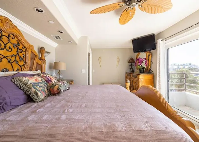 Holiday home Sun Sation Upscale Oceanfront Corner Unit *