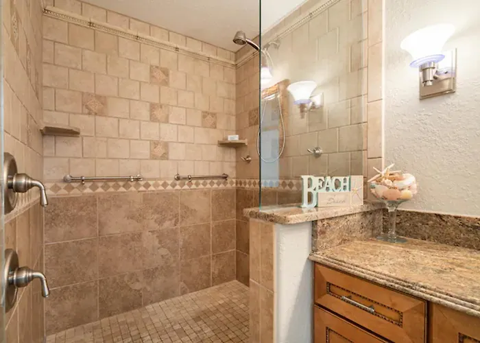 Sun Sation Upscale Oceanfront Corner Unit *